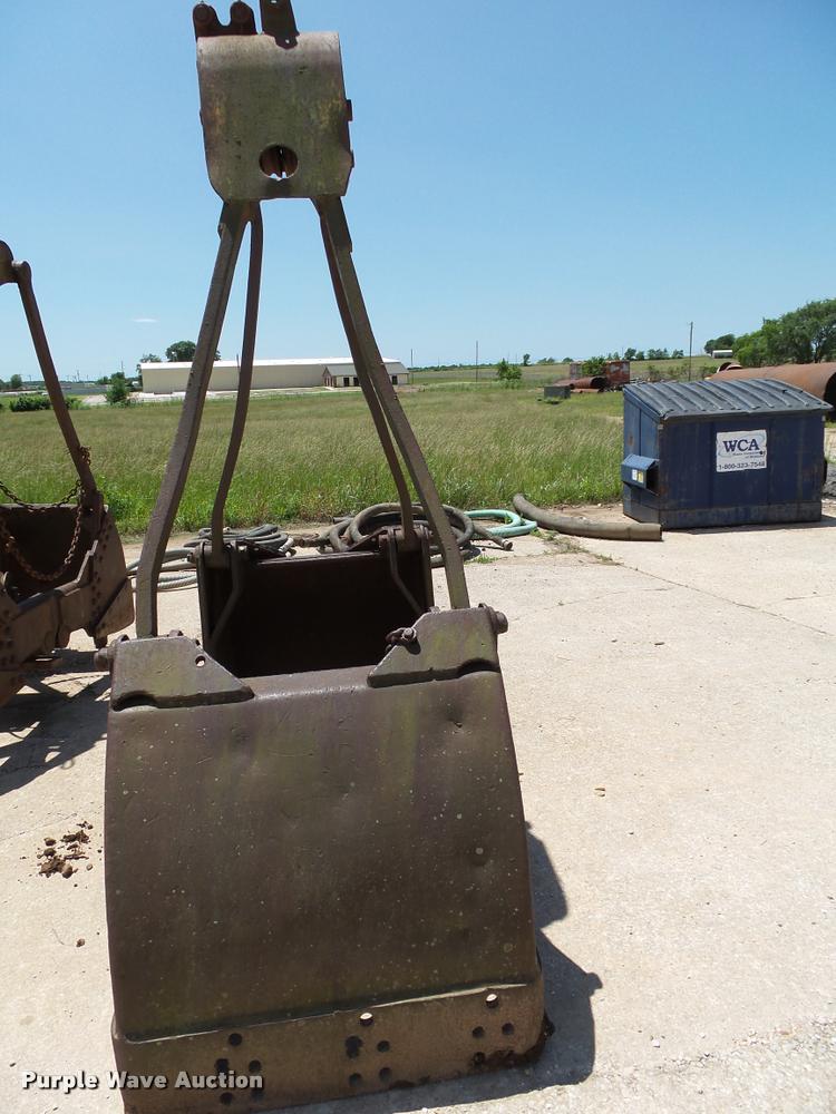 image for item BG9030 (2) clamshell buckets