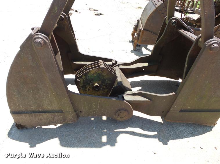 image for item BG9030 (2) clamshell buckets