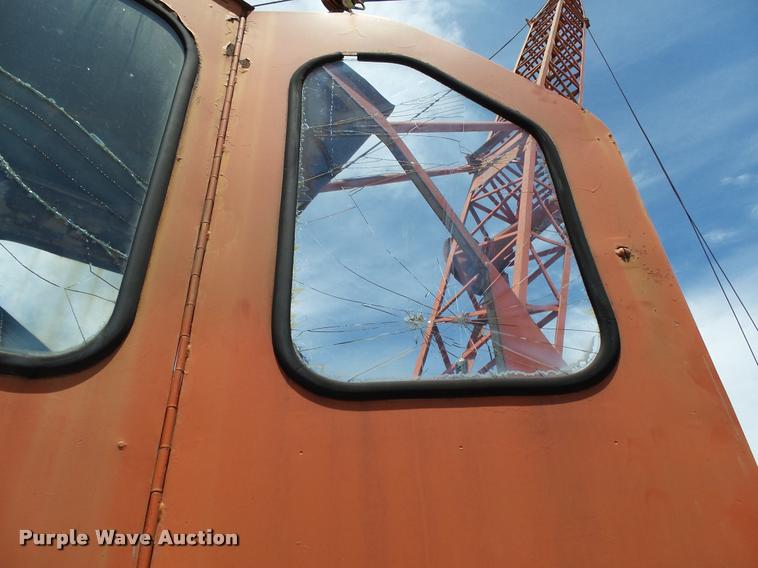 image for item BG9031 1965 Insley M crane