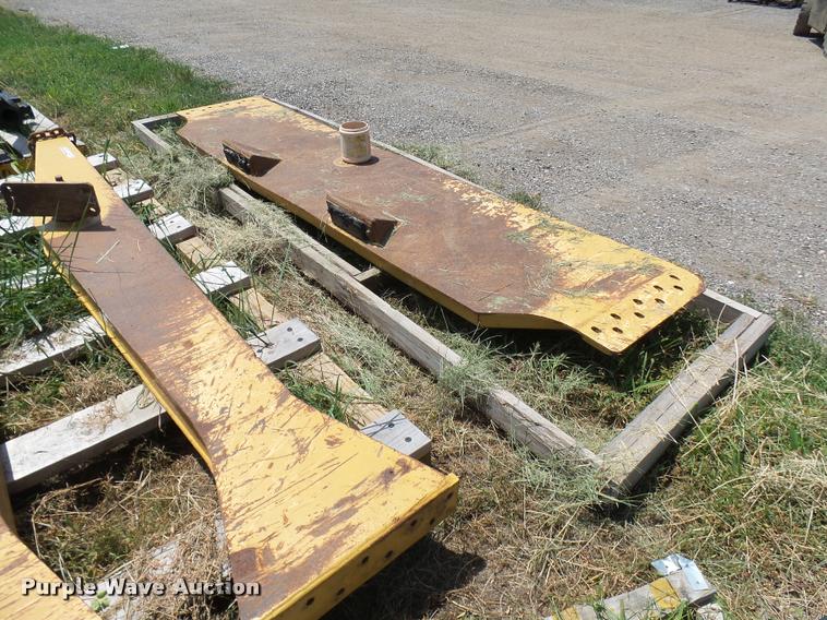 image for item CA9009 Caterpillar D250E truck tailgate