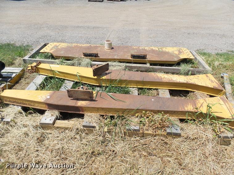 image for item CA9009 Caterpillar D250E truck tailgate