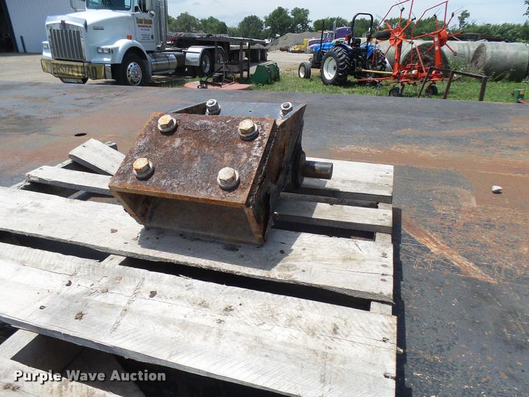 image for item CA9013 Winch truck bed