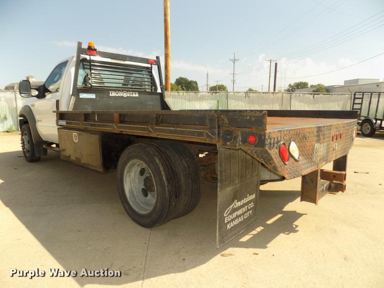 image for item DA3042 2005 Ford F450 XL Super Duty flatbed truck
