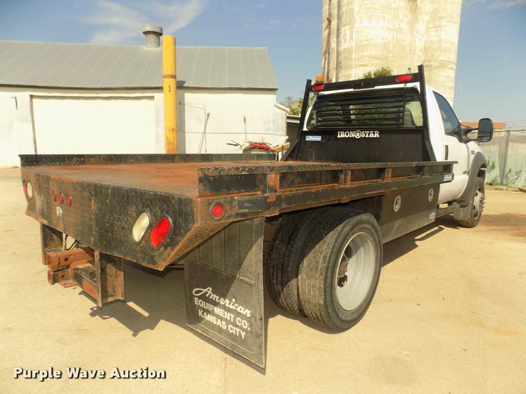 image for item DA3042 2005 Ford F450 XL Super Duty flatbed truck