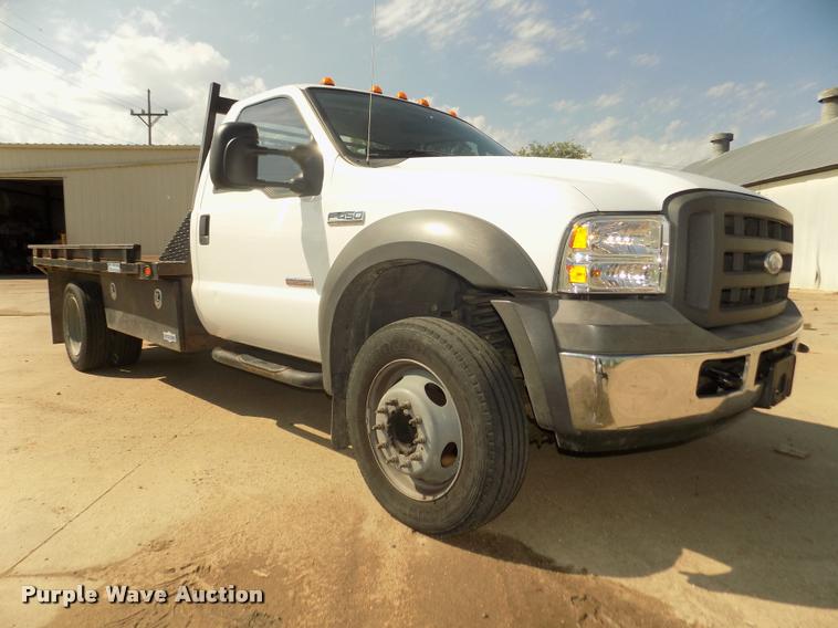 image for item DA3042 2005 Ford F450 XL Super Duty flatbed truck