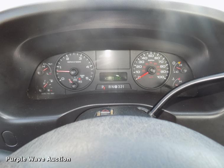 image for item DA3042 2005 Ford F450 XL Super Duty flatbed truck