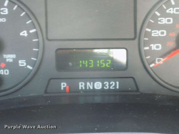 image for item DA3042 2005 Ford F450 XL Super Duty flatbed truck