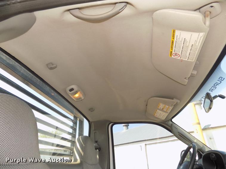 image for item DA3042 2005 Ford F450 XL Super Duty flatbed truck