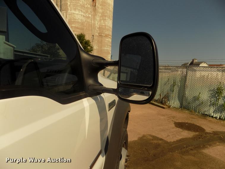 image for item DA3042 2005 Ford F450 XL Super Duty flatbed truck