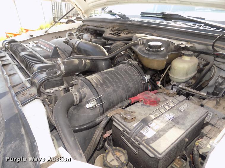 image for item DA3042 2005 Ford F450 XL Super Duty flatbed truck