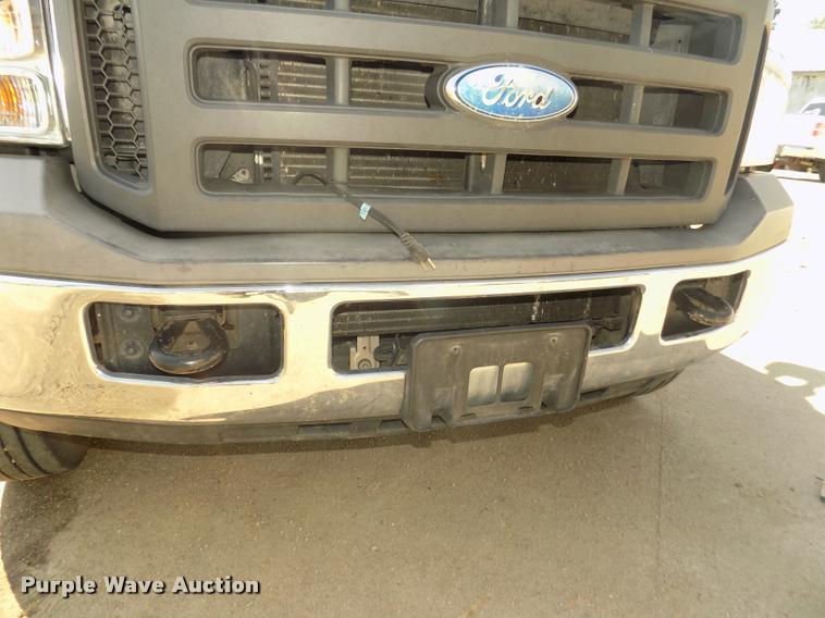 image for item DA3042 2005 Ford F450 XL Super Duty flatbed truck