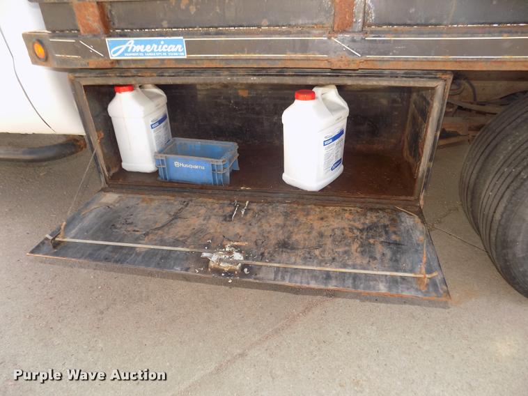 image for item DA3042 2005 Ford F450 XL Super Duty flatbed truck