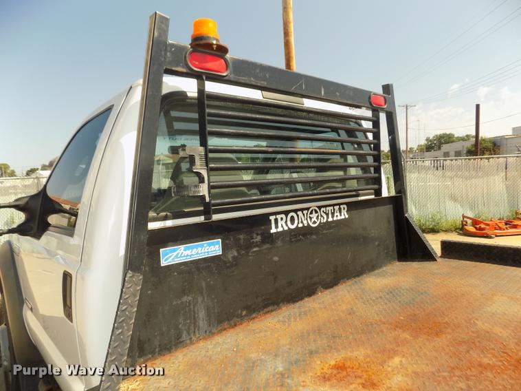 image for item DA3042 2005 Ford F450 XL Super Duty flatbed truck