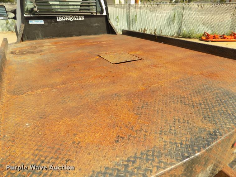 image for item DA3042 2005 Ford F450 XL Super Duty flatbed truck