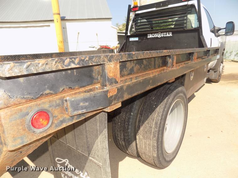 image for item DA3042 2005 Ford F450 XL Super Duty flatbed truck