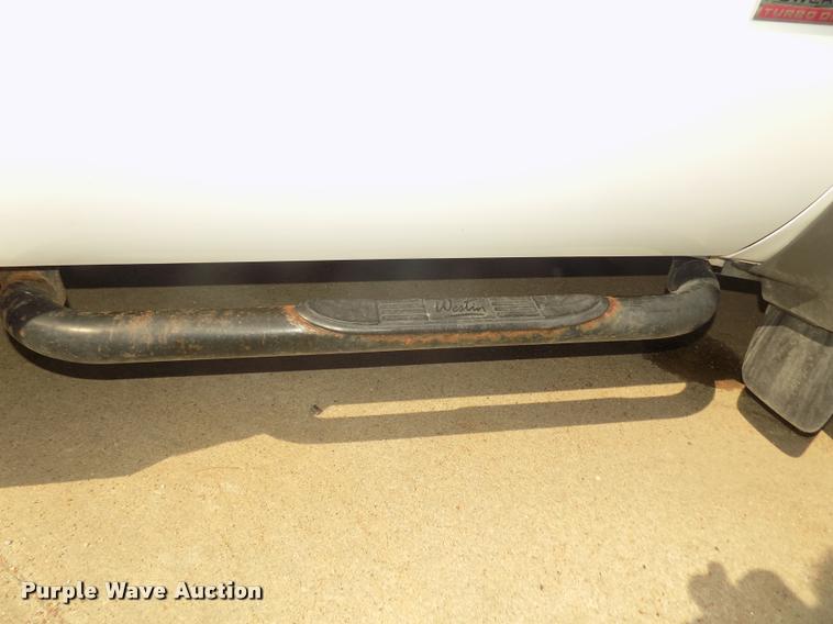 image for item DA3042 2005 Ford F450 XL Super Duty flatbed truck