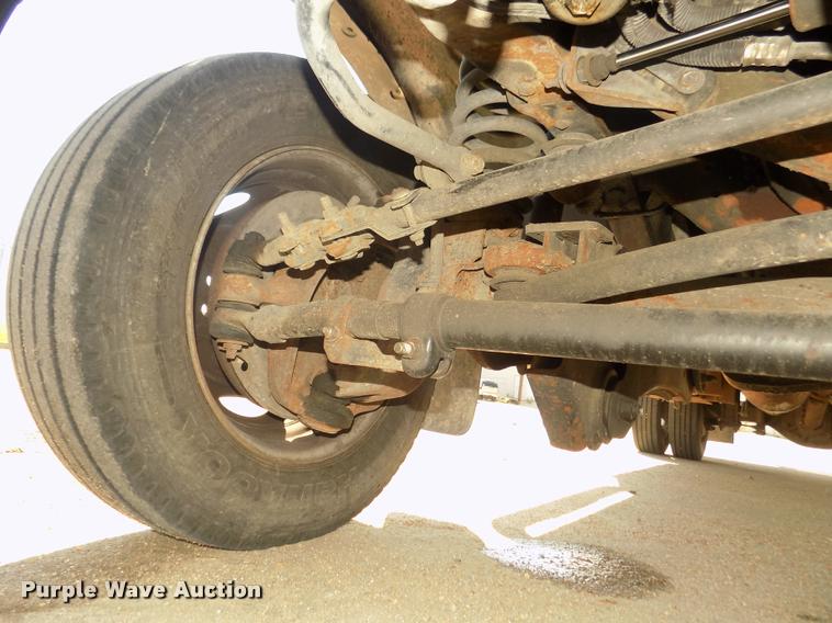 image for item DA3042 2005 Ford F450 XL Super Duty flatbed truck