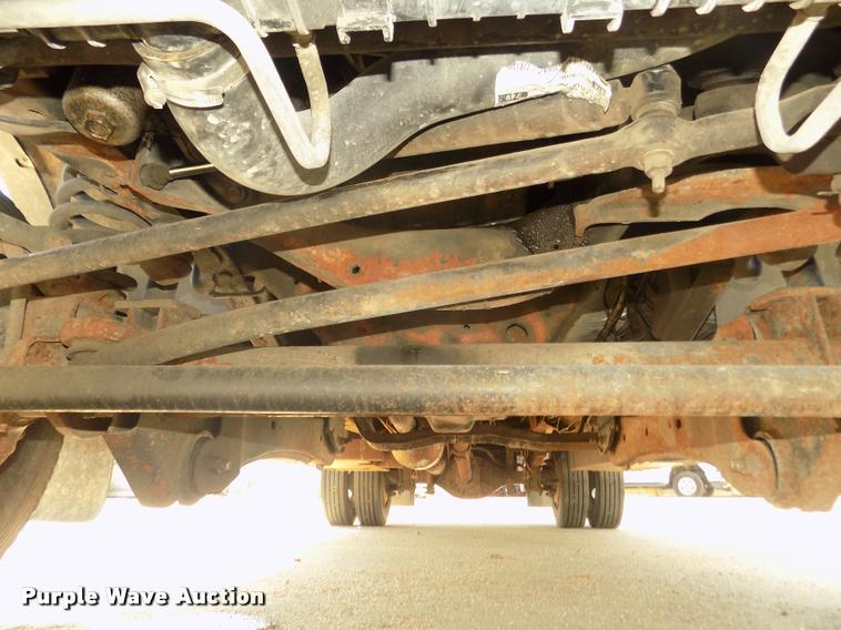 image for item DA3042 2005 Ford F450 XL Super Duty flatbed truck