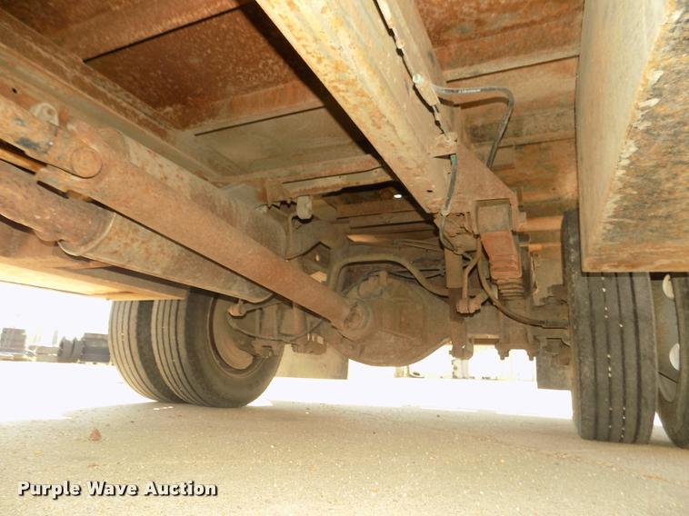 image for item DA3042 2005 Ford F450 XL Super Duty flatbed truck