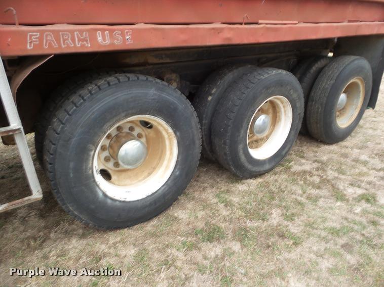 image for item DA5090 1972 Ford L9000 dump truck