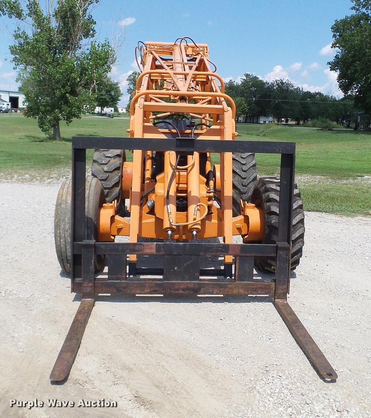 image for item DA6826 SkyTrak 4030 telehandler