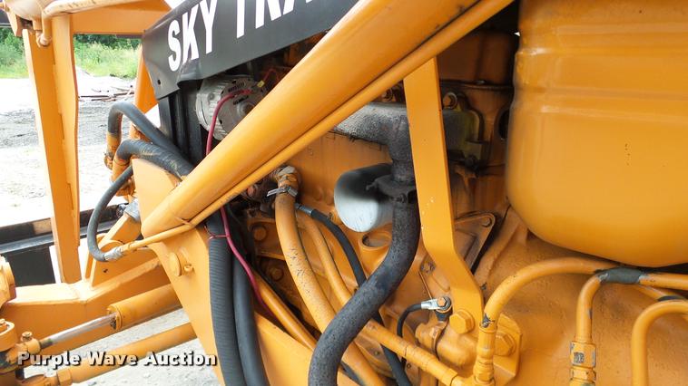 image for item DA6826 SkyTrak 4030 telehandler