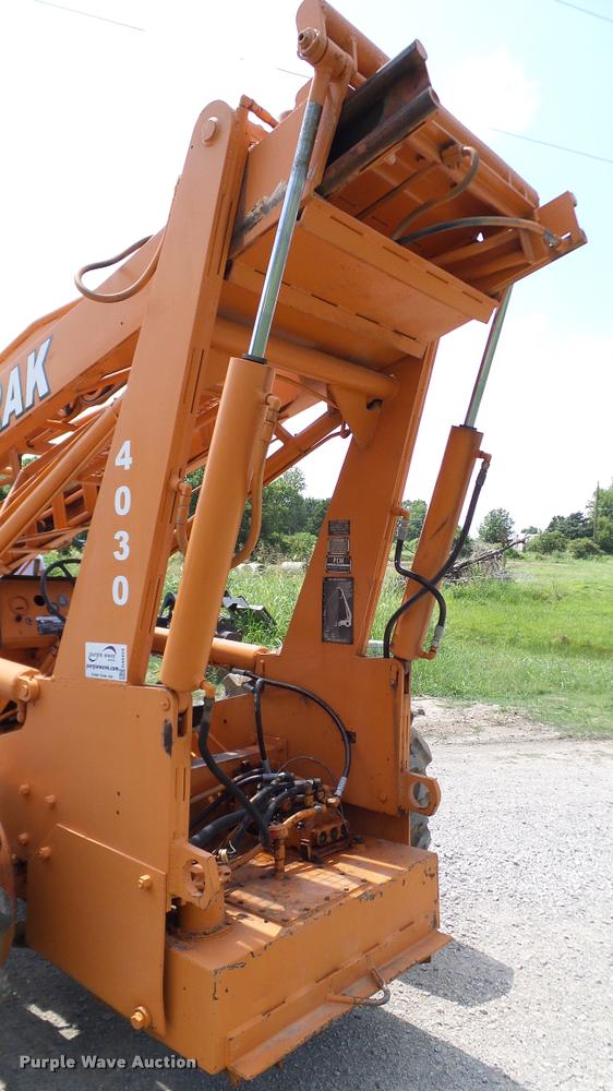 image for item DA6826 SkyTrak 4030 telehandler