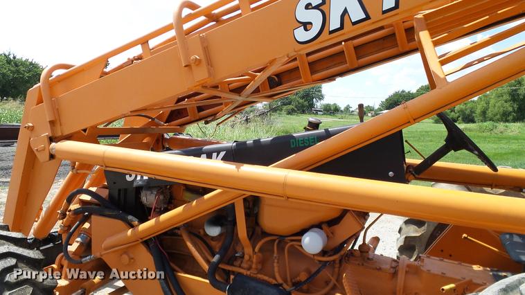 image for item DA6826 SkyTrak 4030 telehandler