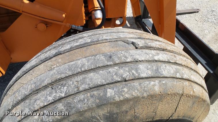 image for item DA6826 SkyTrak 4030 telehandler