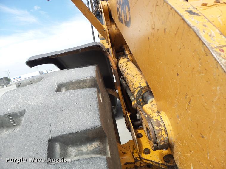image for item DB1400 2002 Case 621D wheel loader