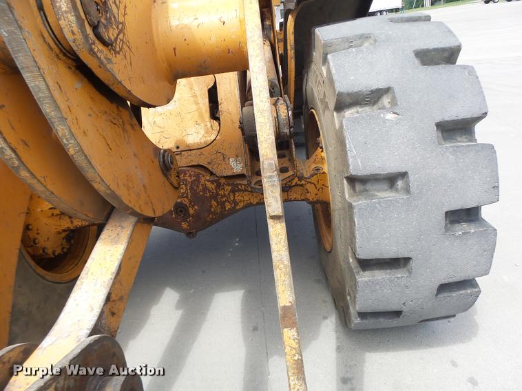 image for item DB1400 2002 Case 621D wheel loader