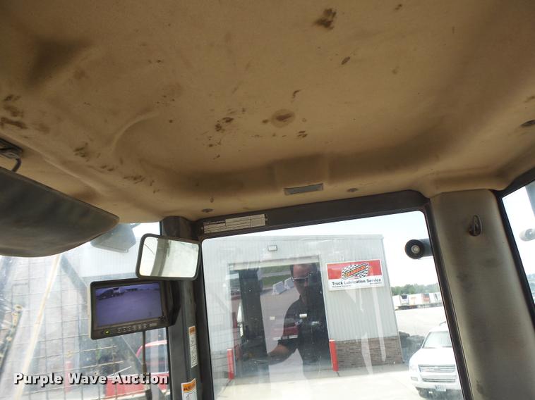 image for item DB1400 2002 Case 621D wheel loader