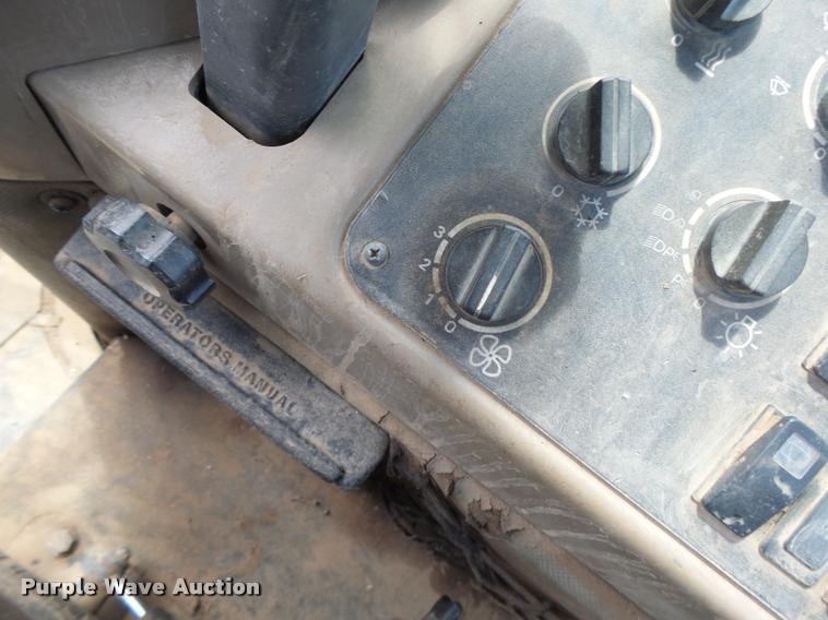 image for item DB1400 2002 Case 621D wheel loader