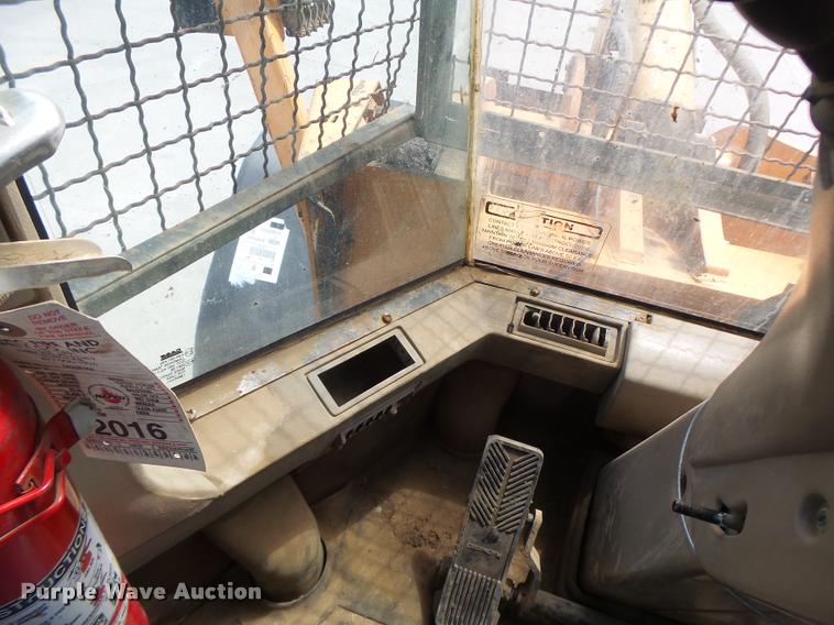 image for item DB1400 2002 Case 621D wheel loader