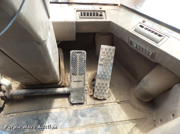 image for item DB1400 2002 Case 621D wheel loader