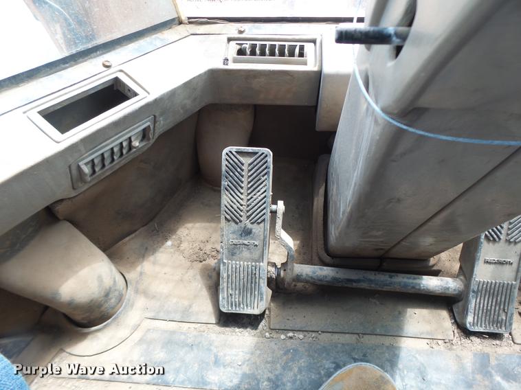 image for item DB1400 2002 Case 621D wheel loader