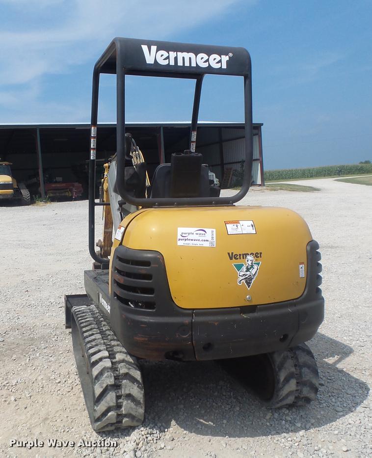 image for item DB1410 2003 Vermeer CX224 mini excavator