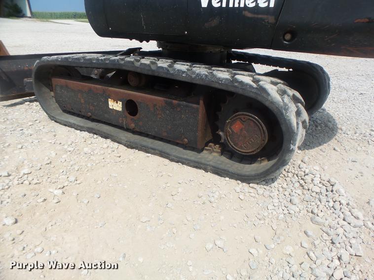 image for item DB1410 2003 Vermeer CX224 mini excavator