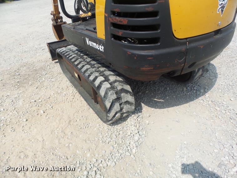 image for item DB1410 2003 Vermeer CX224 mini excavator