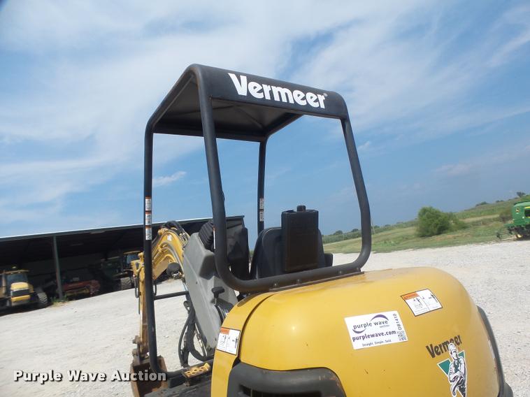 image for item DB1410 2003 Vermeer CX224 mini excavator