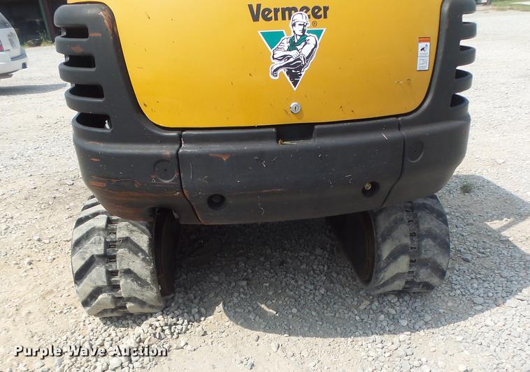 image for item DB1410 2003 Vermeer CX224 mini excavator