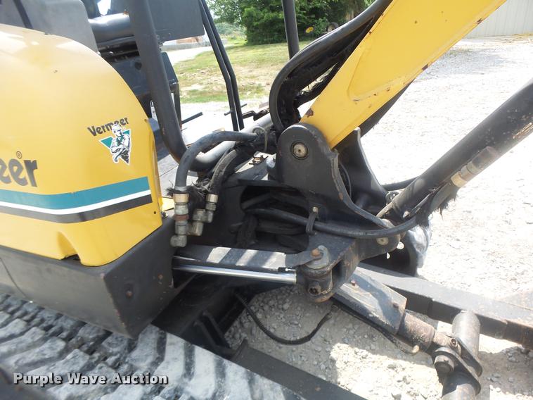 image for item DB1410 2003 Vermeer CX224 mini excavator