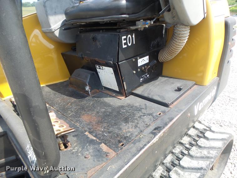 image for item DB1410 2003 Vermeer CX224 mini excavator
