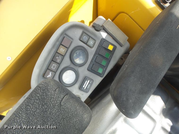 image for item DB1410 2003 Vermeer CX224 mini excavator