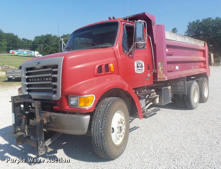 image for item DB1413 2003 Sterling L7500 dump truck