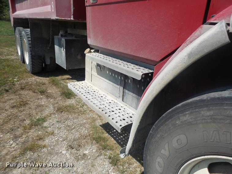 image for item DB1414 2001 Freightliner FL80 dump truck