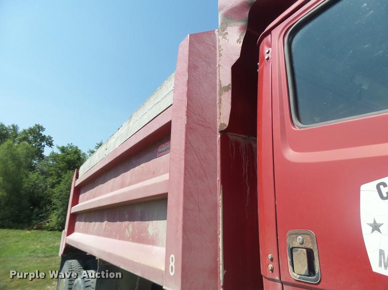 image for item DB1414 2001 Freightliner FL80 dump truck