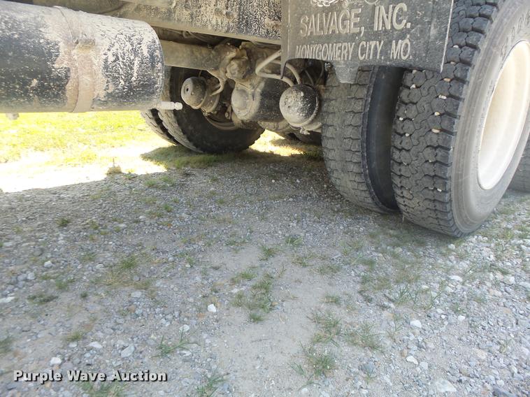 image for item DB1414 2001 Freightliner FL80 dump truck