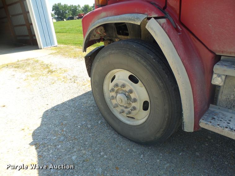 image for item DB1414 2001 Freightliner FL80 dump truck