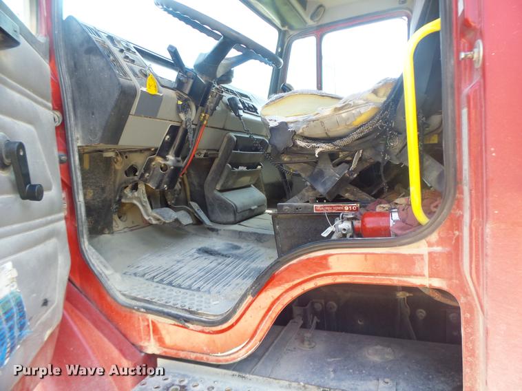 image for item DB1414 2001 Freightliner FL80 dump truck